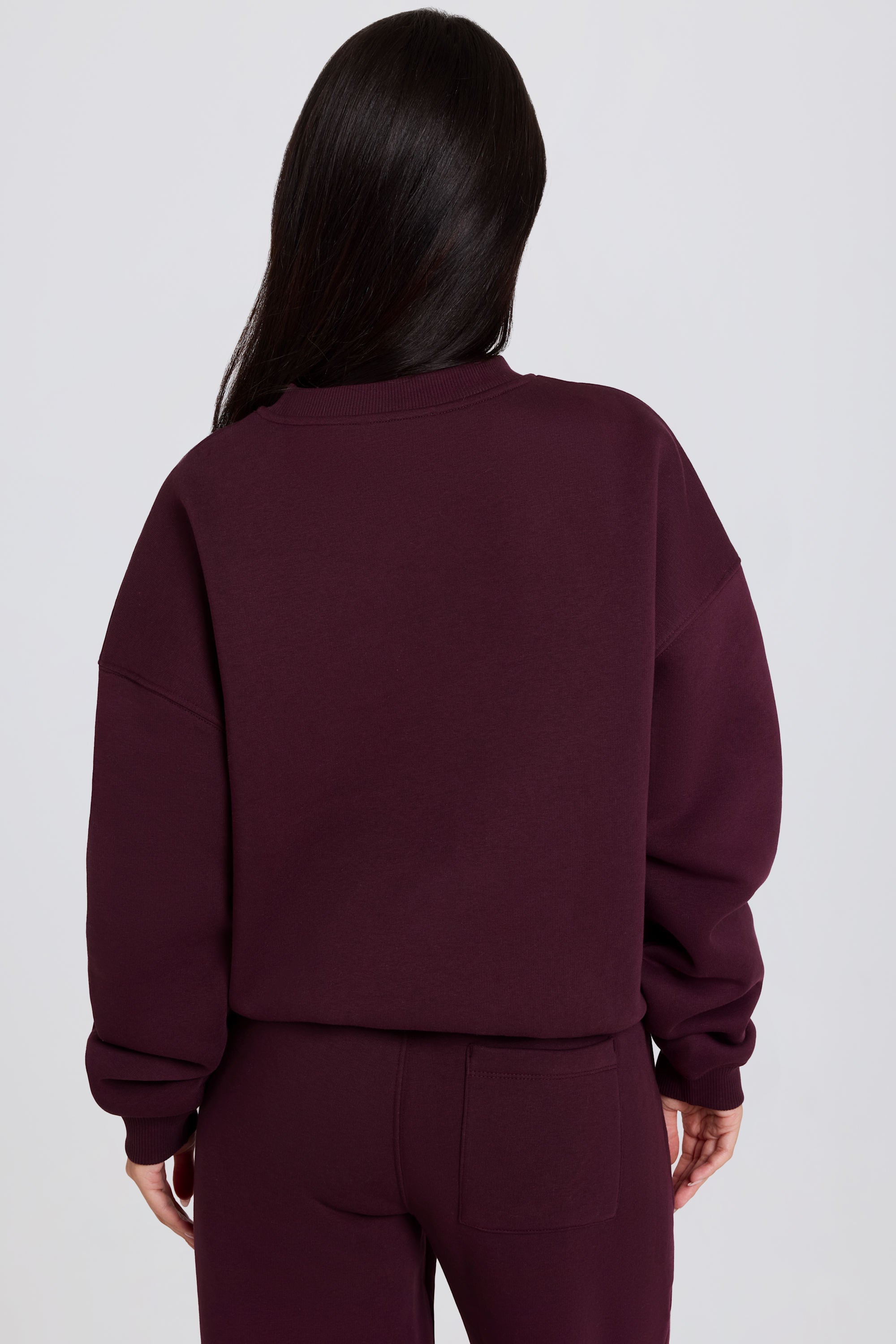 Oversized Crew-Neck Jumper in Burgundy - 2
