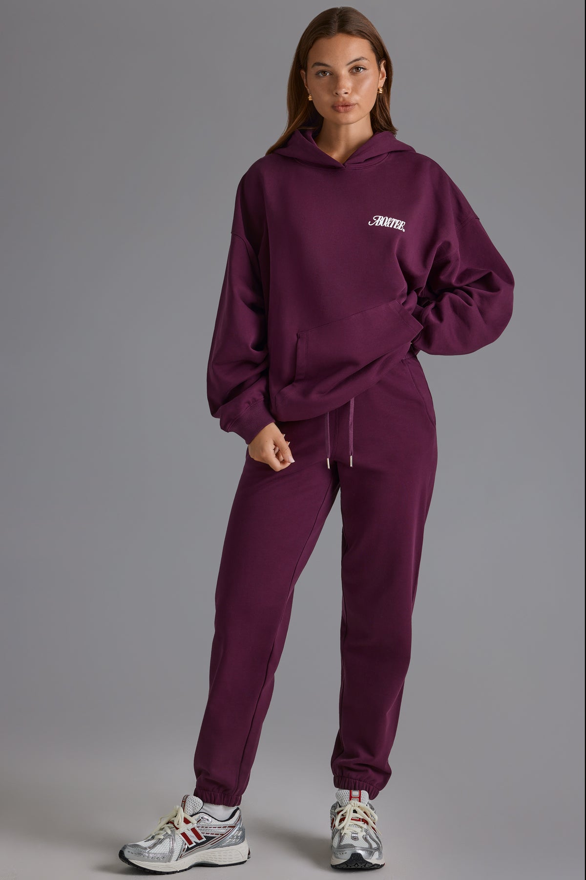 Soft Cotton Jersey Relaxed Mid-Rise Joggers in Grape