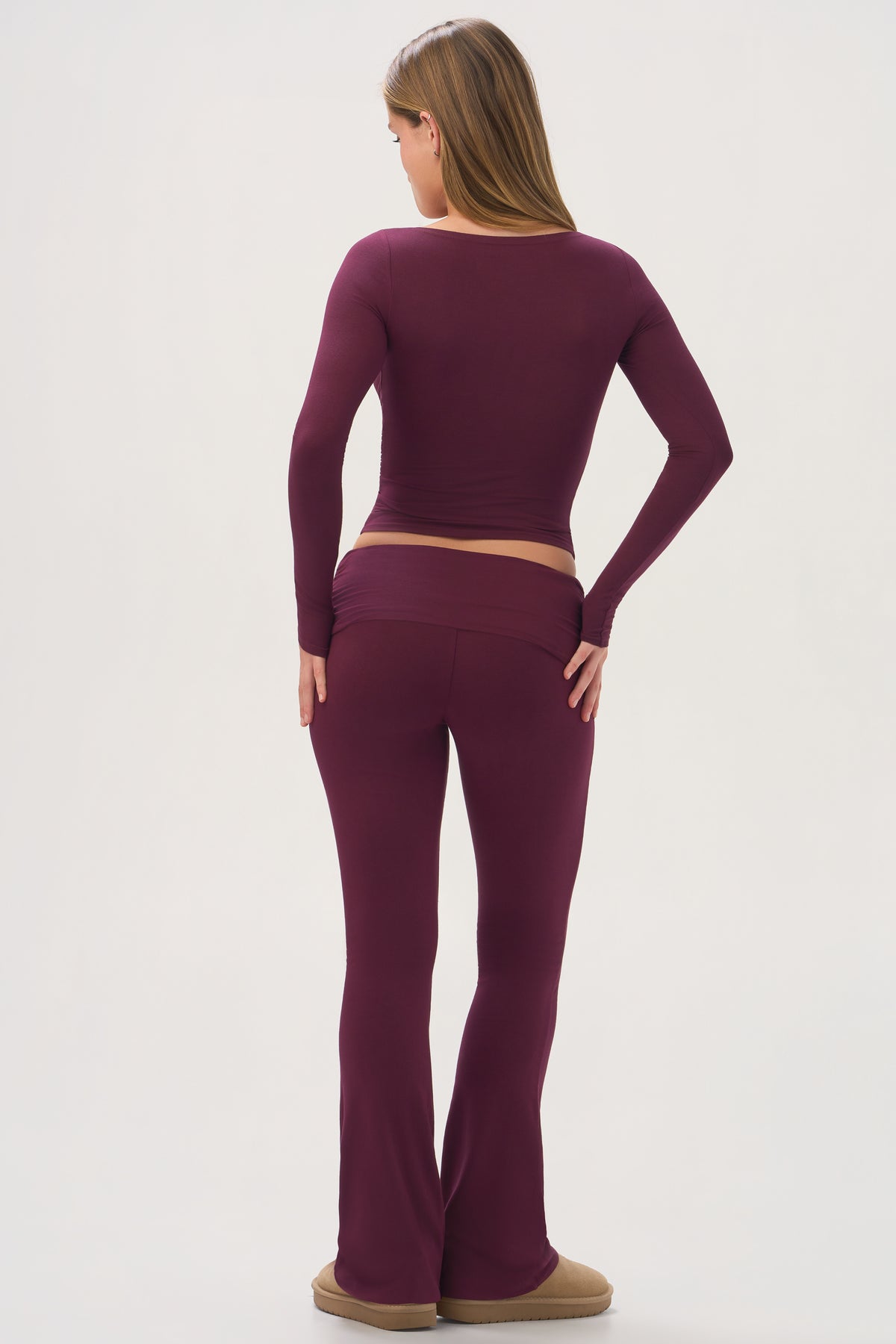 ButterCloud™ Flared Leggings in Plum