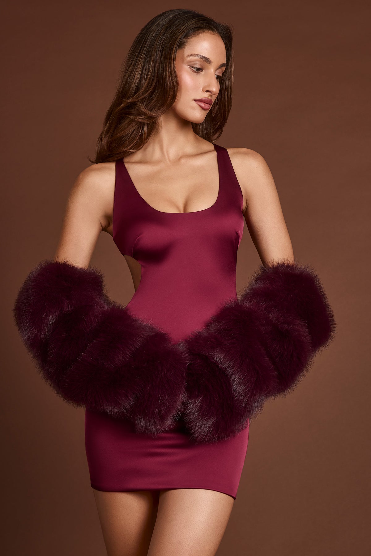 Faux Fur Tie-Up Sleeves in Wine Red